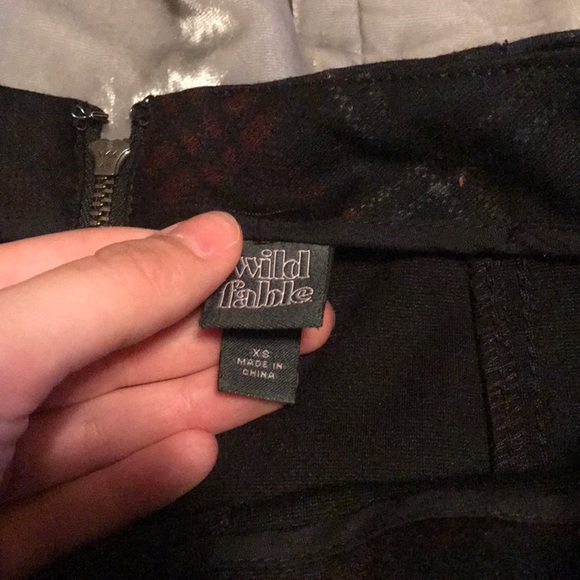 Plaid skirt - Picture 3 of 3